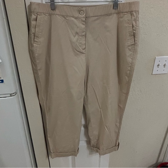 Chico’s Khaki Pants Size 3 (16 in standard size) - Picture 11 of 13
